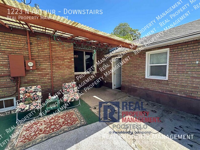 Building Photo - 1223 N Arthur-Downstairs