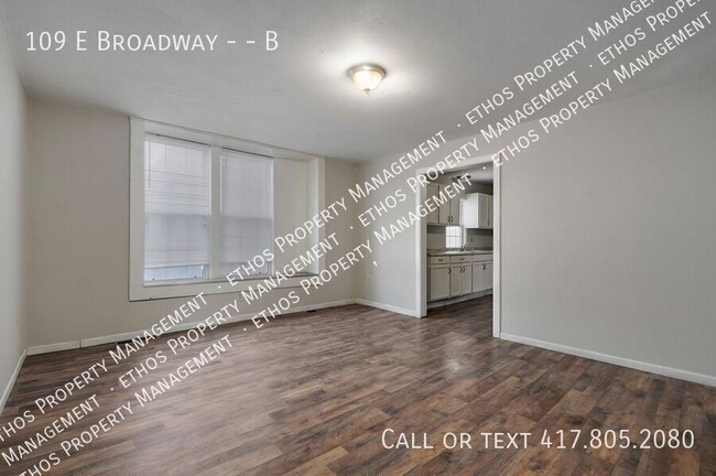 Building Photo - 109 E Broadway