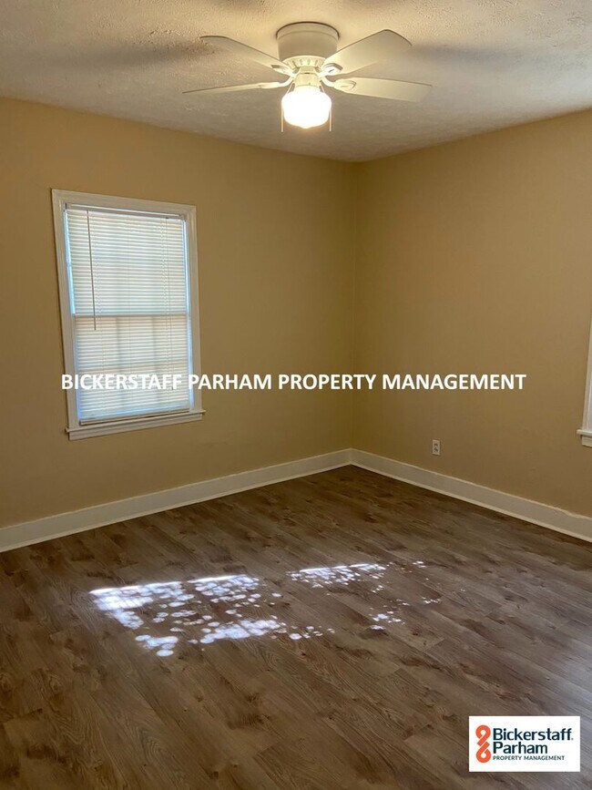 Building Photo - Located Near Macon Road! Available Novembe...