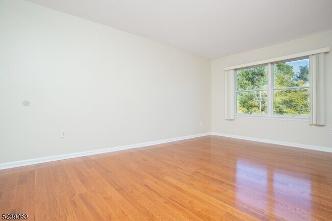 Building Photo - 572 Old Dover Rd