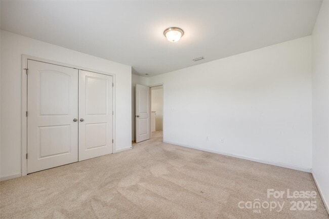Building Photo - 826 Summerlake Dr