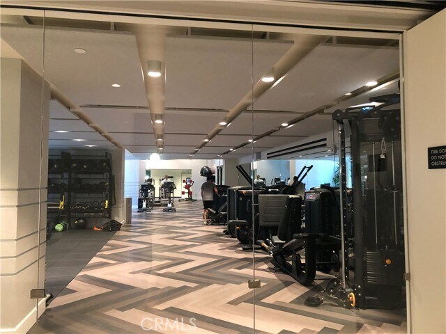 Building Photo - 400 S Broadway