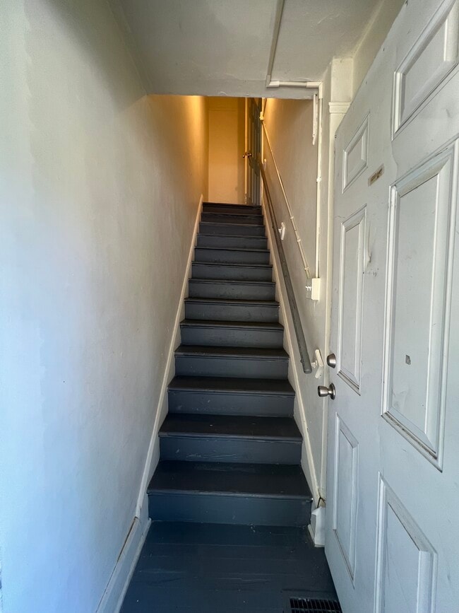 Building Photo - 1207 Sarah St