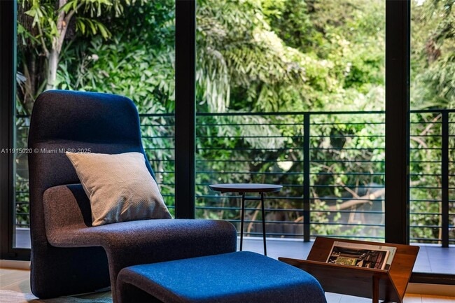 Building Photo - 77 SW 18th Terrace