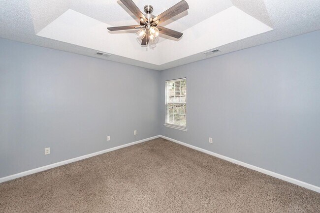 Building Photo - 248 Trickle Dr
