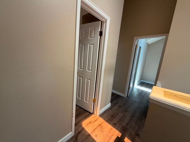 Building Photo - 964 S Pitkin Ct