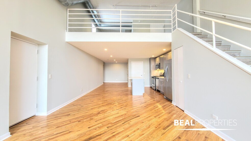 Building Photo - 2320 N Damen Ave