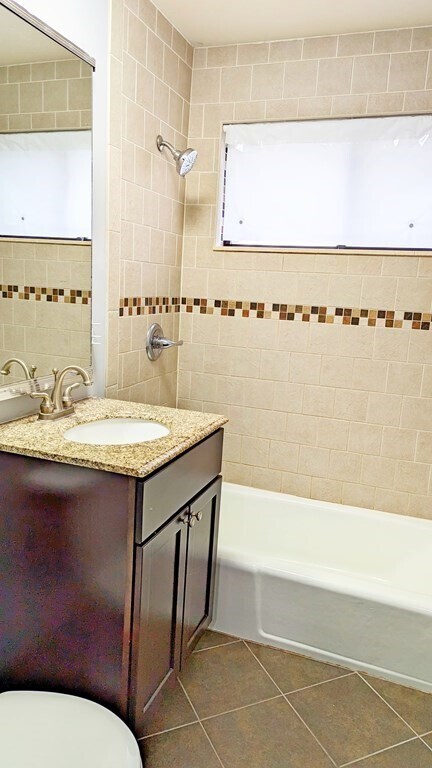 Building Photo - 60 Shrewsbury Green Dr