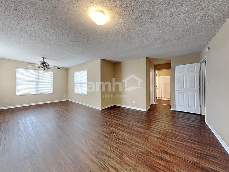 Building Photo - 539 Rockbridge Dr