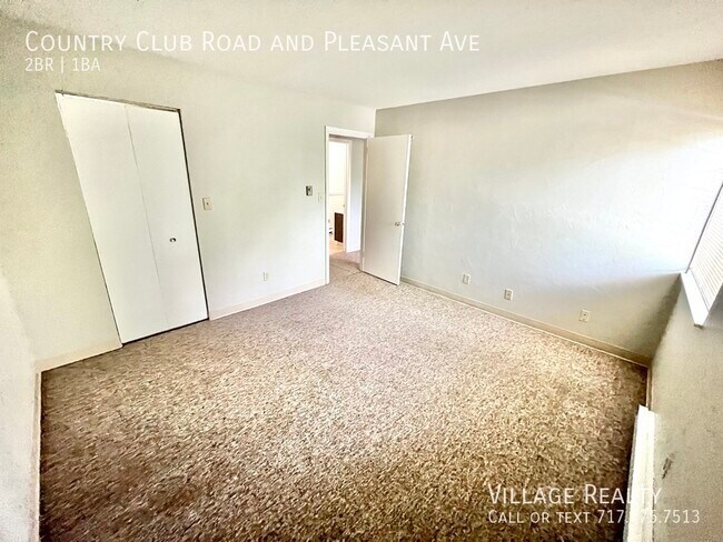 Building Photo - 607 Country Club Rd