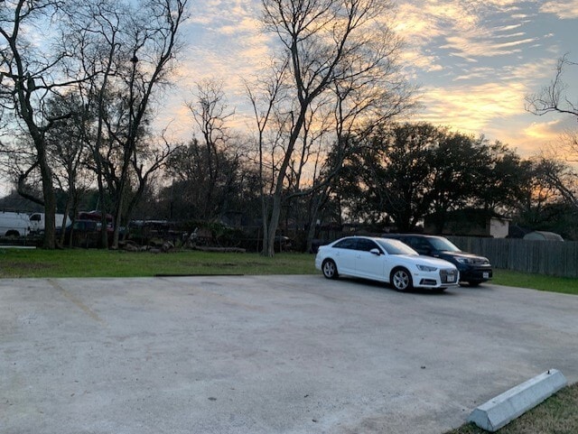 Building Photo - 604 Wilson Rd