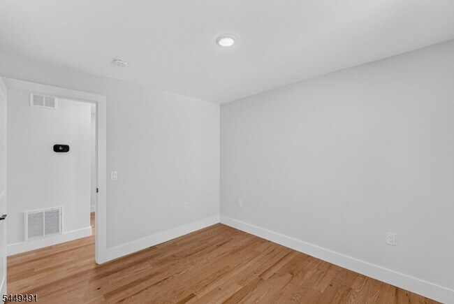 Building Photo - 62 Hillside Ave