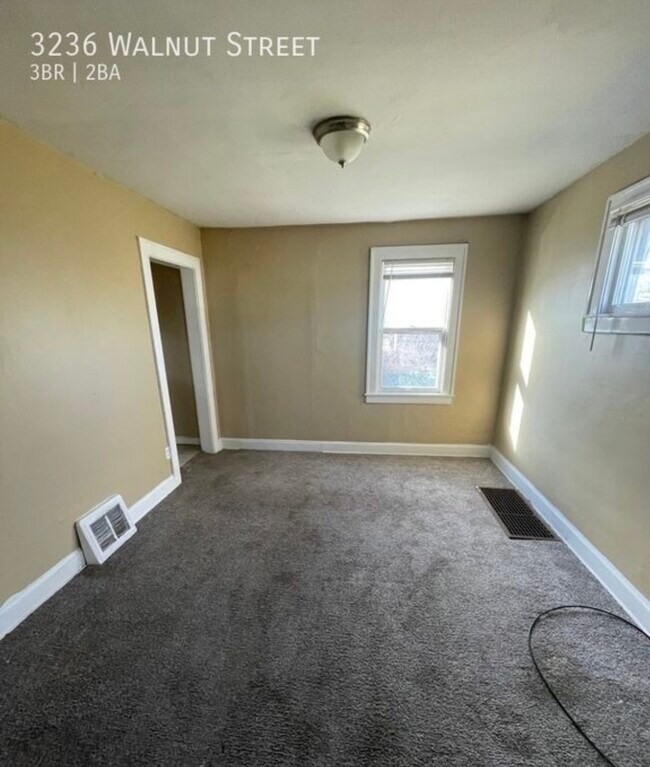 Building Photo - 3236 Walnut St