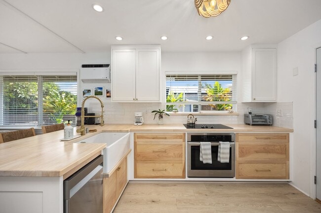 Building Photo - North Shore Boho Aloha Cottage | 2 Bed, 1 Bath | Available August 1, 2026