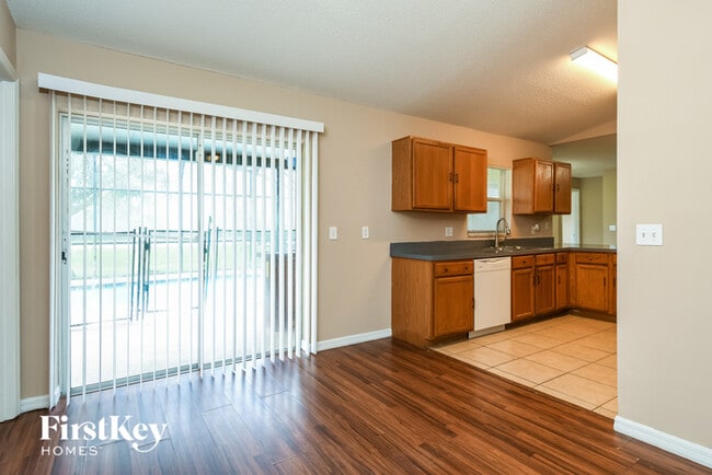 Building Photo - 908 S Rennes Ct