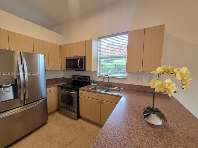 Building Photo - 5033 SW 134th Ave