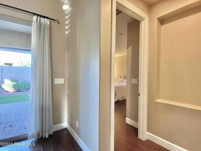 Building Photo - 1553 Range View Cir