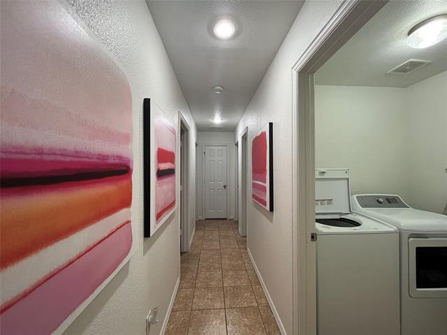 Building Photo - 3571 Cromart Ct S