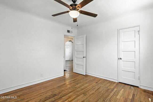 Building Photo - 1313 Ange St