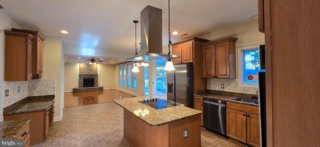 Building Photo - 1117 Aquia Dr