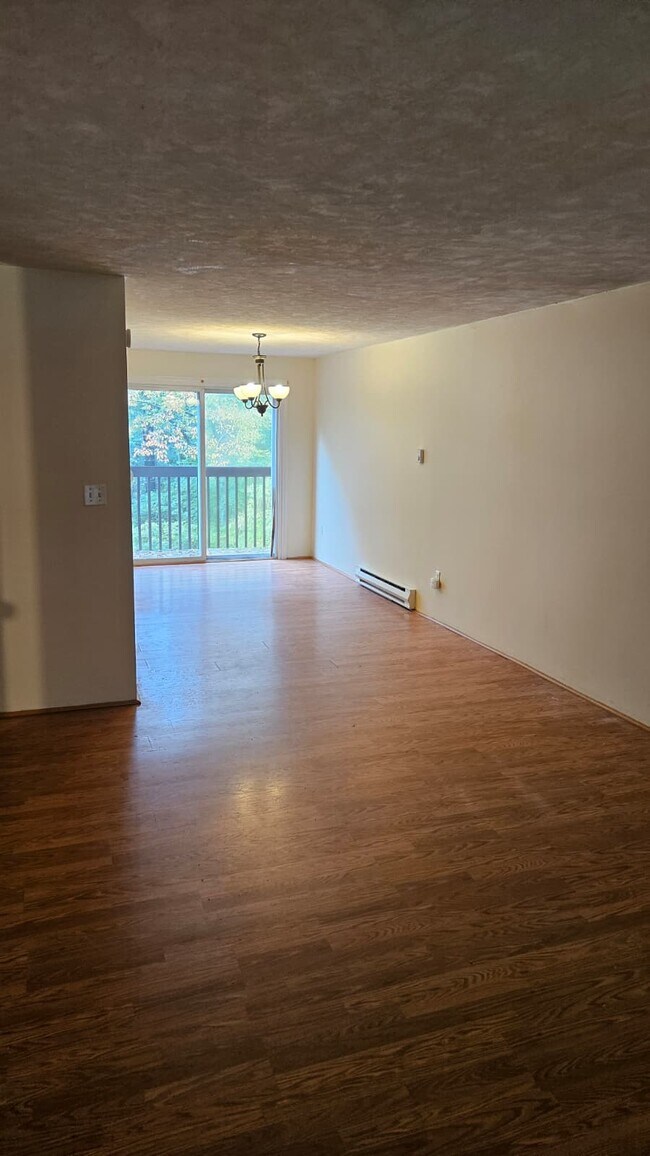 Building Photo - 165 Alice St