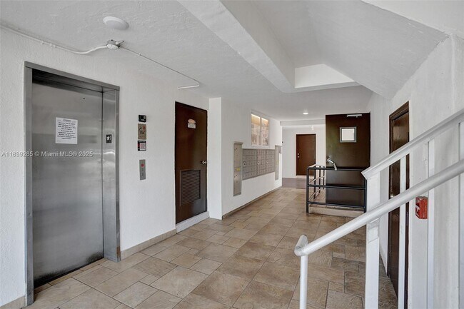 Building Photo - 8475 SW 94th St