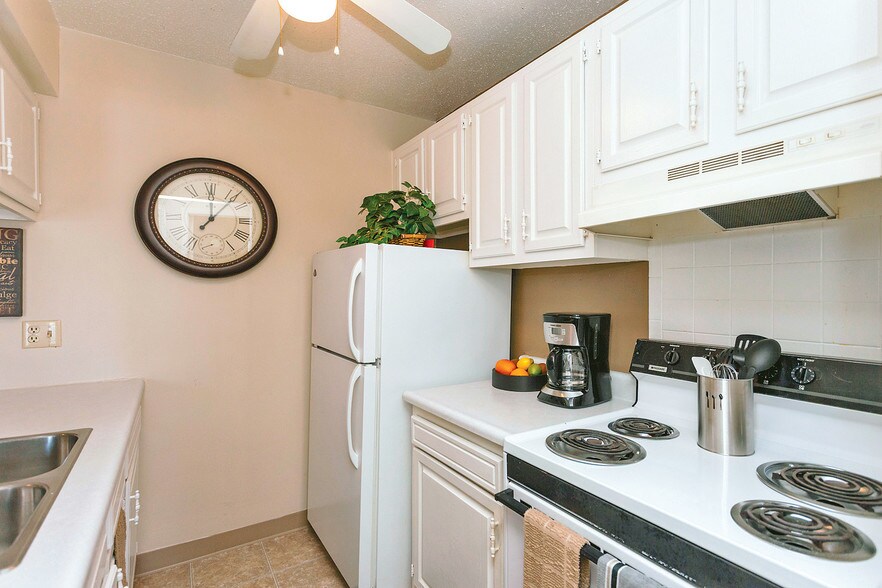 Willow Park Apartments Des Moines, IA Apartment Finder