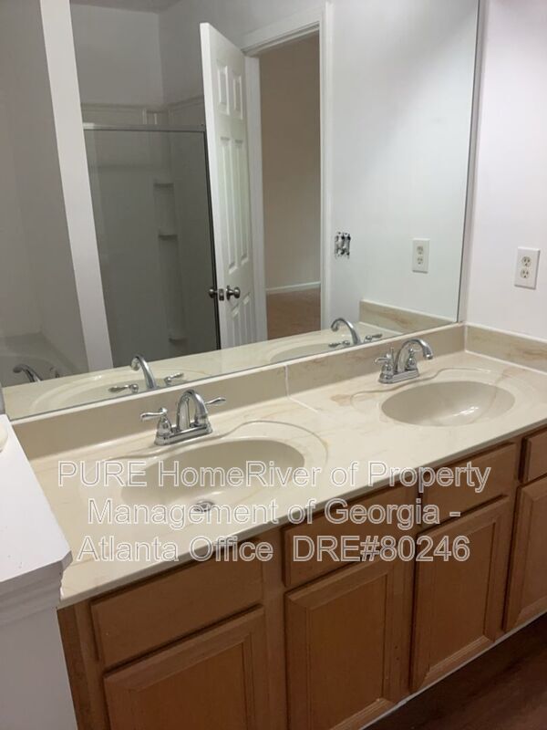 Building Photo - 768 Brookside Parc Ln