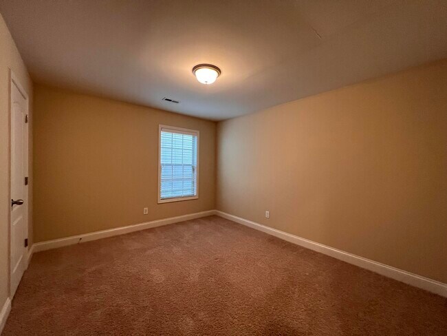 Building Photo - 1014 Sugarbush Trail