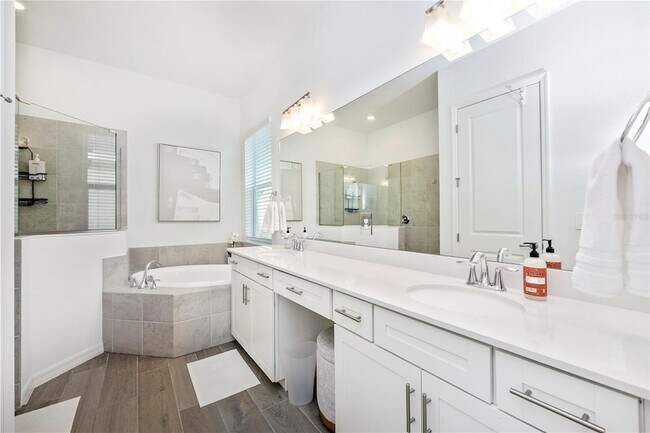 Building Photo - 17662 Santorini Ct