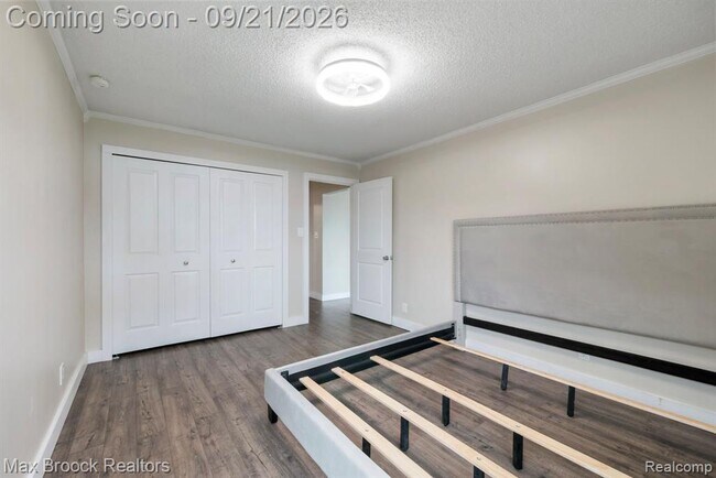 Building Photo - 4151 Bluebird Dr