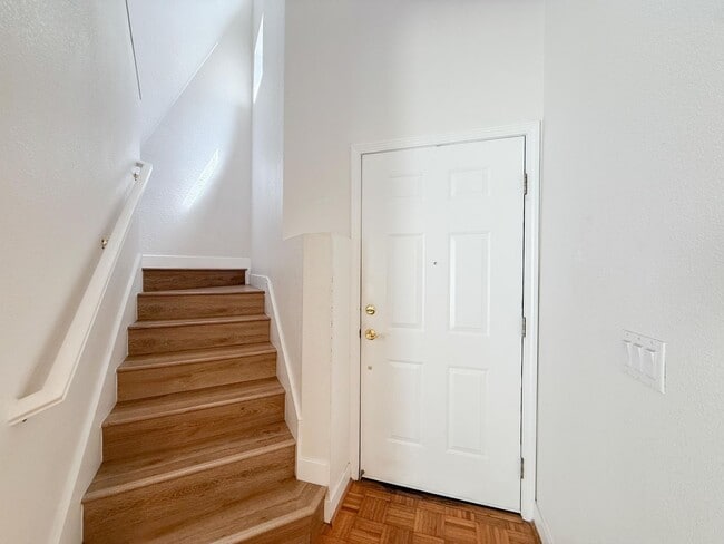 Building Photo - 2527 Baywood Way