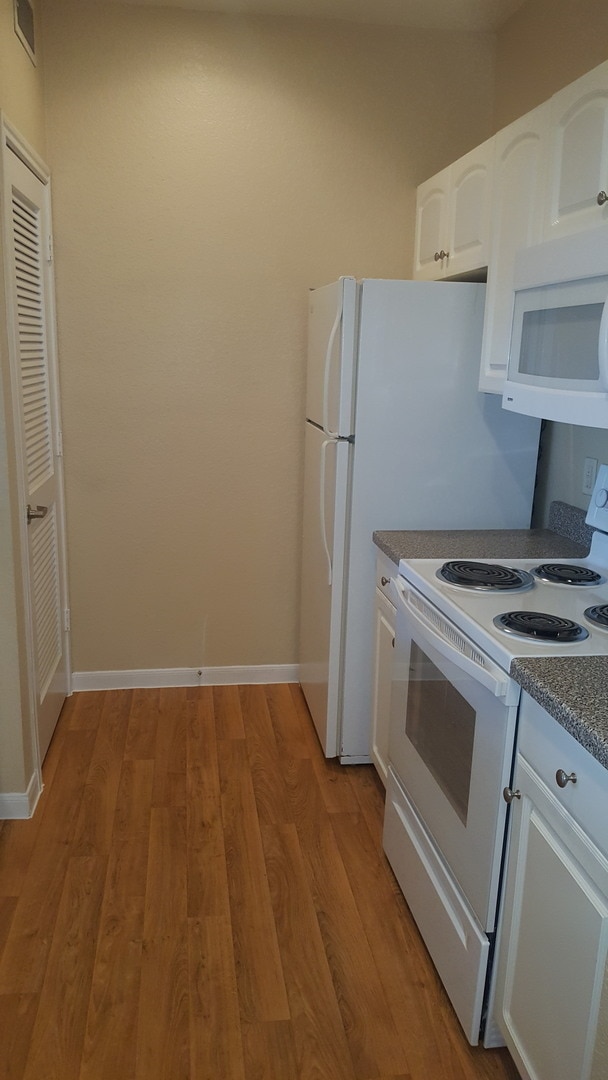 Building Photo - Downtown 1 bedroom condo