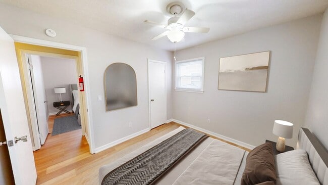 Building Photo - 1009 Minerva Ave