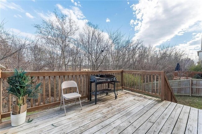 Building Photo - 6601 SW Chestnut Hill Rd