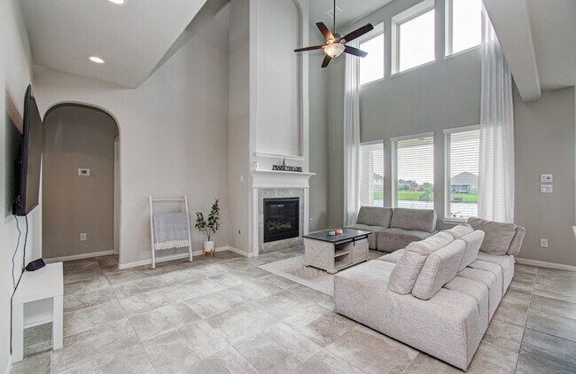 Building Photo - 2202 Anzio Ct