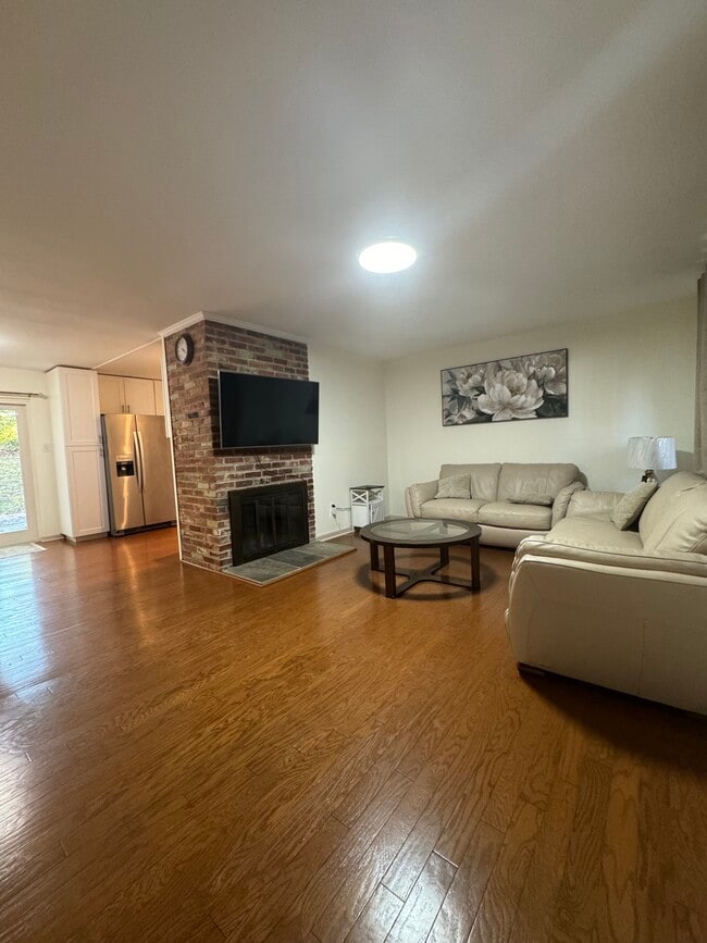 Building Photo - 7517 Murillo St