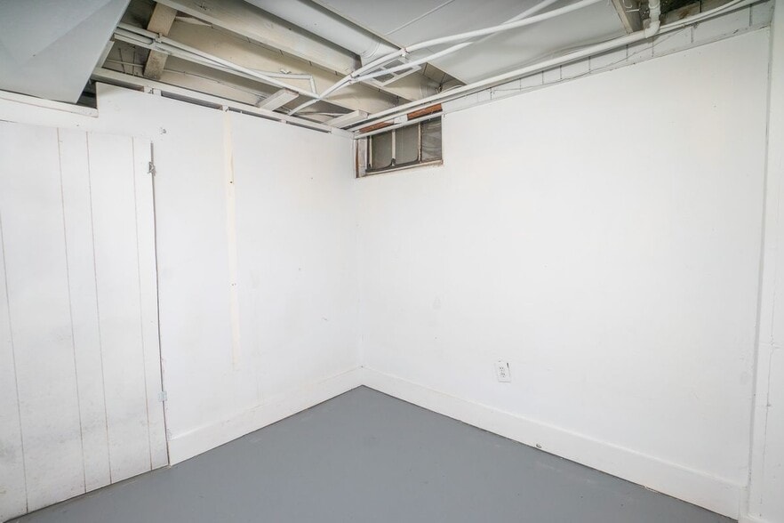 Building Photo - 12039 Lauder St
