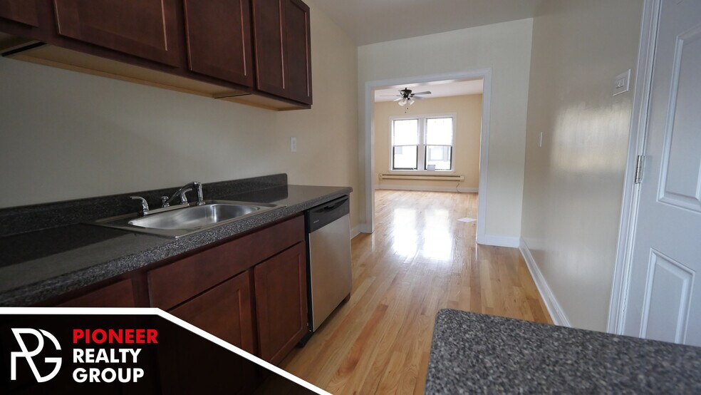 Building Photo - 2842 N Orchard St