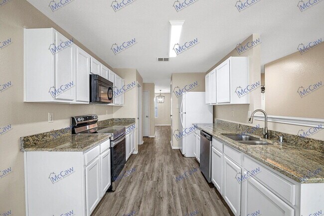 Building Photo - 2543 Barksdale Dr