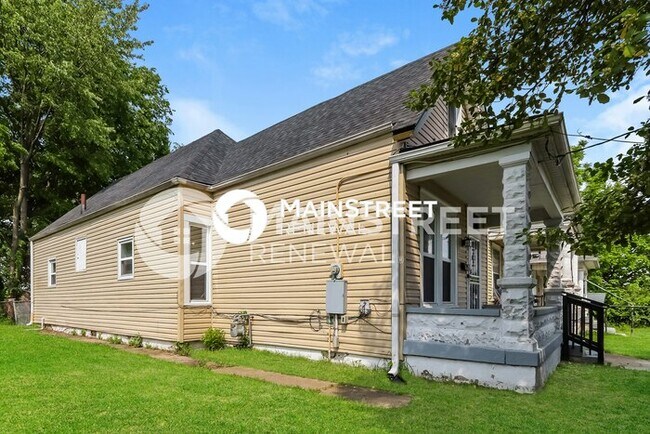 Building Photo - 5 Bedroom Pet-Friendly Home in Louisville,...