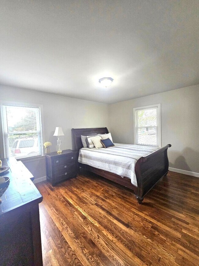 Building Photo - 3 Bedroom home minutes from Prisma Health and Downtown Greenville