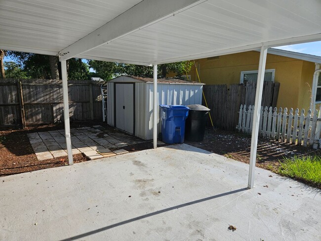 Building Photo - Stunning Jungle Terrace Oasis: Renovated 4...