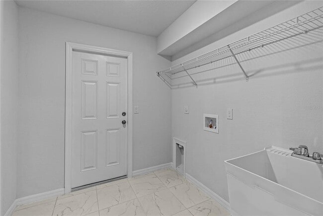 Building Photo - 710 NW 2nd Ln