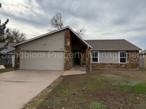Building Photo - For Lease | Broken Arrow | Available Now!