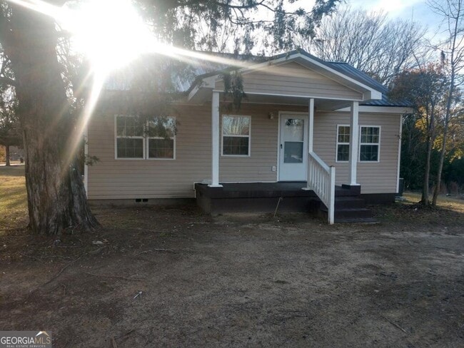 Building Photo - 310 Roberts St