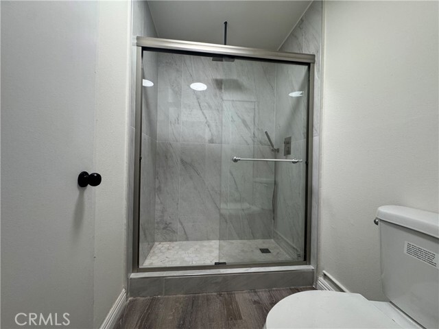 Building Photo - 486 N Oak St
