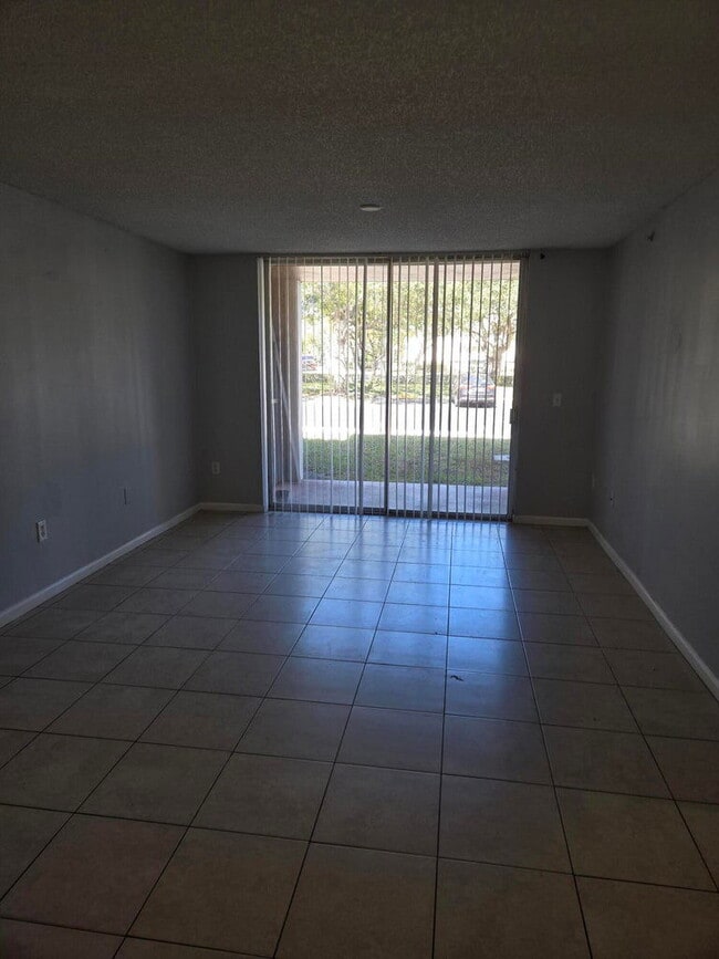 Building Photo - 7832 Sonoma Springs Cir