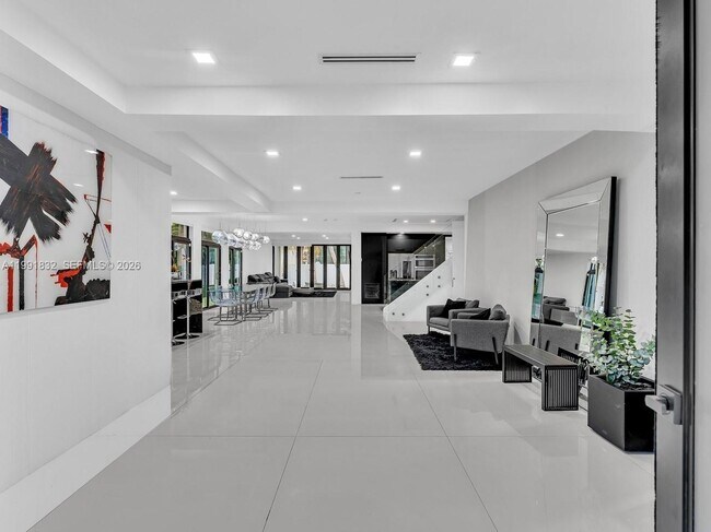 Building Photo - 3010 Alton Rd