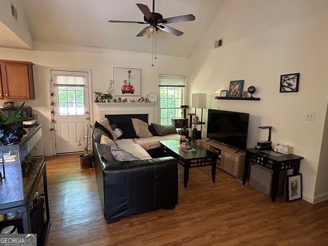 Building Photo - 174 Spring Lake Dr